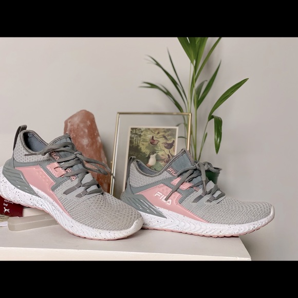 *SOLD*FILA TRAZORO RUNNERS - Picture 1 of 2